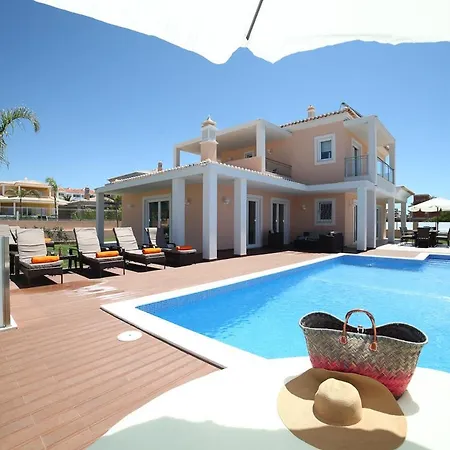 Vila Casa Coralea